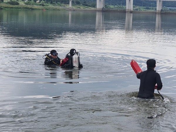 中国籍男子在韩国撒网捕鱼时坠河 不幸身亡 
