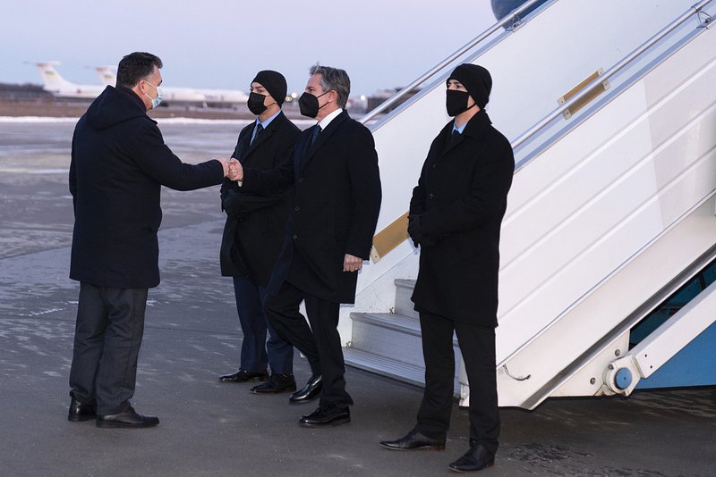 当地时间2022年1月19日，美国务卿布林肯抵达乌克兰基辅。图源视觉中国