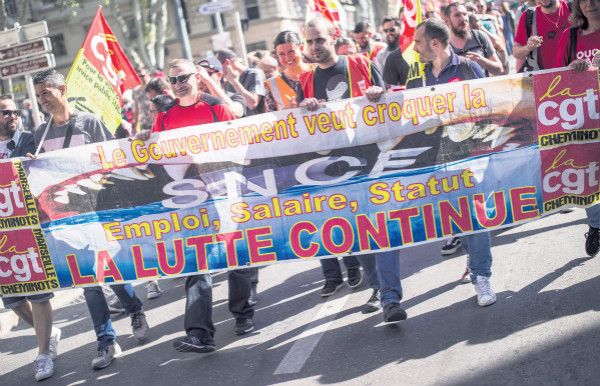 法国多地示威反对改革 波及各行各业 工会欲统一战线