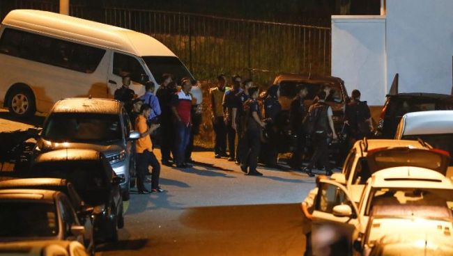 警察对马来西亚前总理纳吉布的家进行搜查