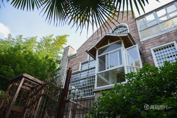 南京别墅三折拍卖 因曾经发生过离奇碎尸案