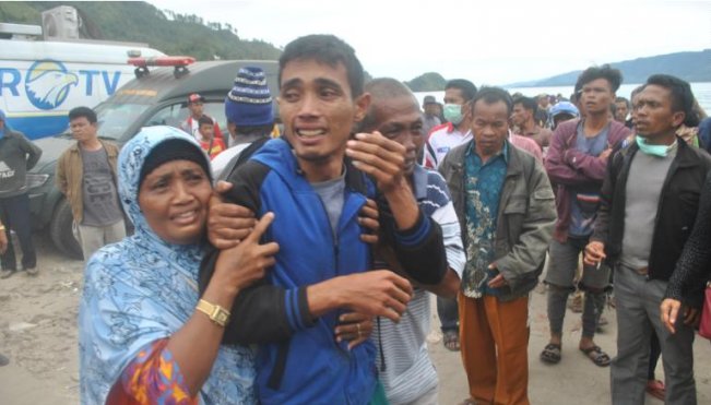 印尼一艘渡轮翻沉 已造成192人死亡
