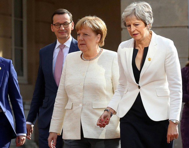 英首相梅:准备“无协议”脱欧!