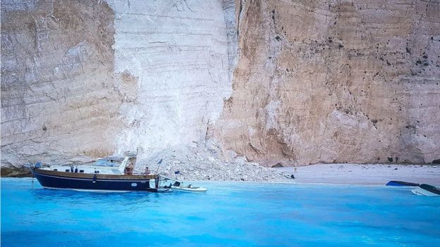 希腊沉船湾发生悬崖倒塌   致7名旅客受伤