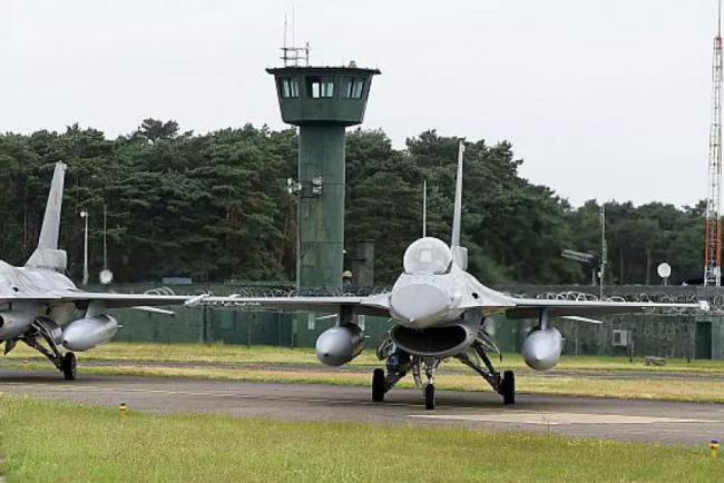 比利时一架F-16爆炸起火 系维修员操作失误