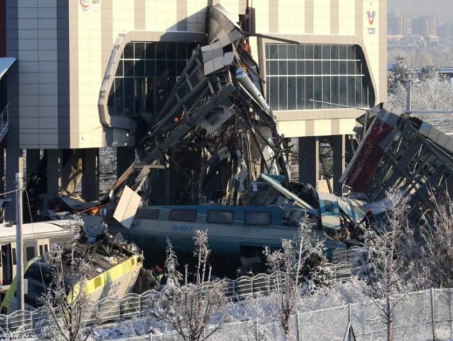 土耳其首都安卡拉发生火车相撞事故 至少四人死亡