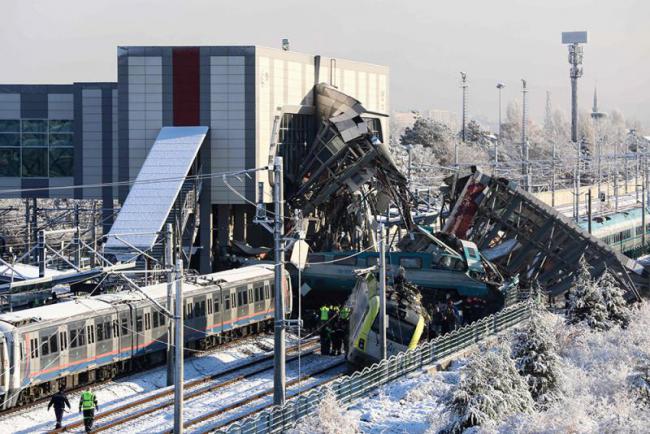 土耳其首都发生列车脱轨事故 至少造成9死47伤
