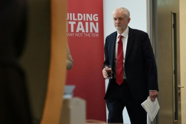 英国脱欧艰难:工党领袖呼吁大选打破僵局