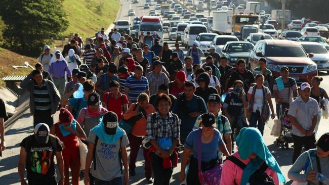 中美洲移民越过危地马拉 近1000人入境墨西哥
