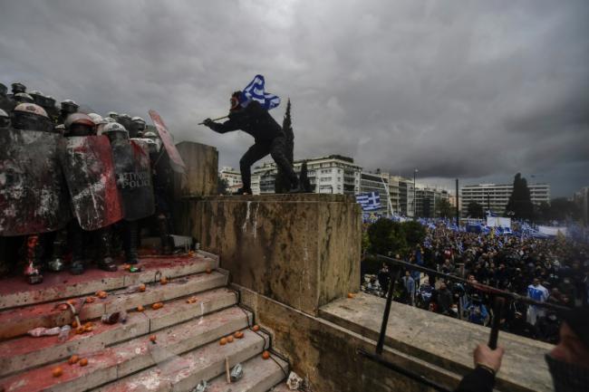 雅典数千人发起抗议 反对马其顿更改国名
