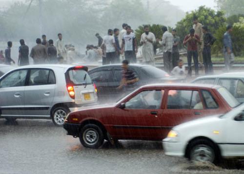 巴基斯坦暴雨成灾 造成至少49人死亡176人受伤