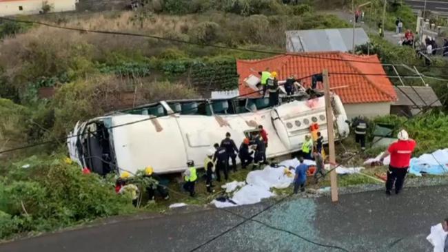 葡萄牙马德拉岛发生旅游大巴侧翻事故，至少28人遇难