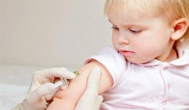 拒给孩子注射疫苗 澳洲超14万家庭育儿补助取消