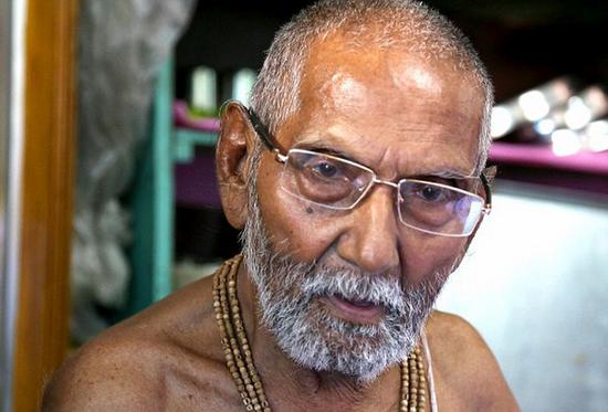 印度120岁僧人揭长寿秘诀：保持童子之身
