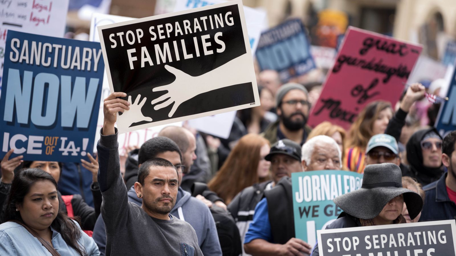 特朗普政府扩大无证移民遣返范围 