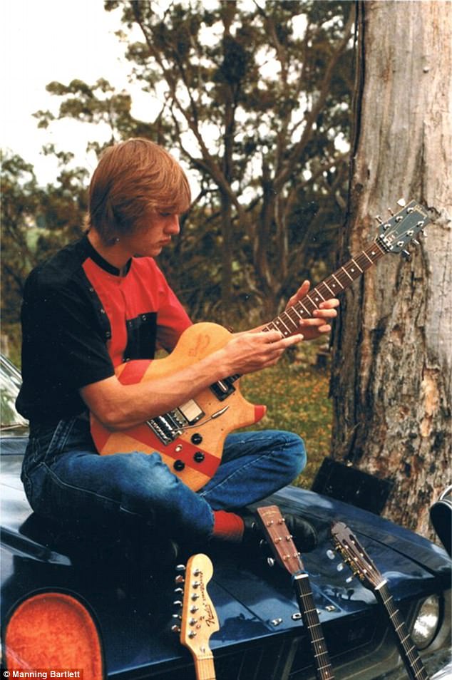 悉尼音乐家吉他丢失28年 幸运寻回