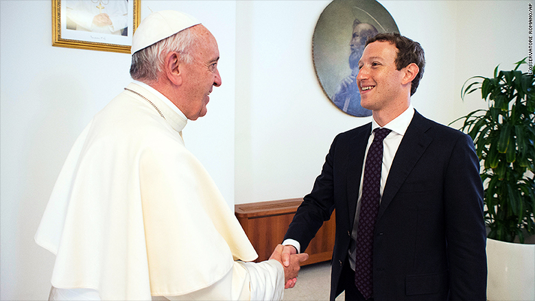 Facebook创始人赠送教皇方济各(Pope Francis)飞行器模型
