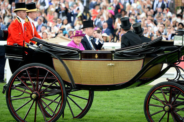 英国女王收入上涨将达到8220亿英镑