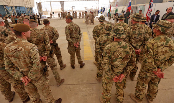 土耳其军队齐聚叙利亚边境展开反攻