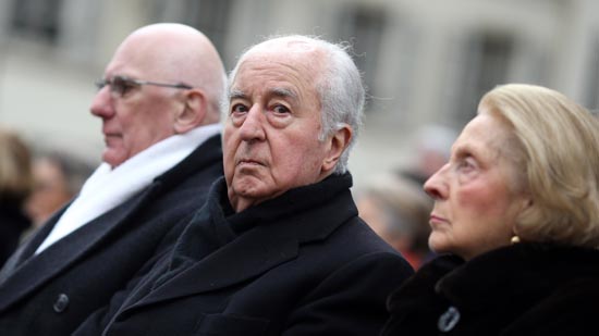 法国88岁前总理因卡拉奇案收回扣遭起诉