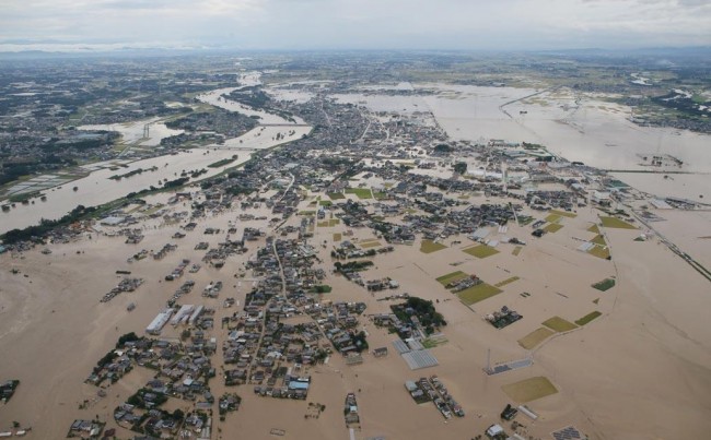 日本暴雨引发洪水 已致上百人死亡