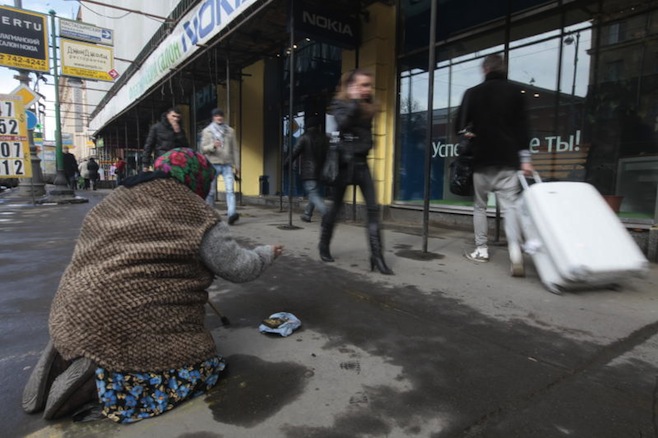 俄罗斯经济令人心寒 国民大多买不起新鞋